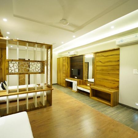 Hotel The Royal Inn Baramati Zewnętrze zdjęcie