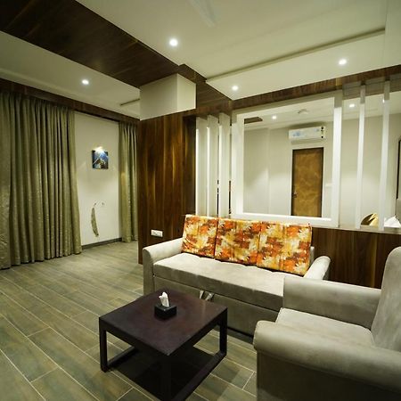 Hotel The Royal Inn Baramati Zewnętrze zdjęcie