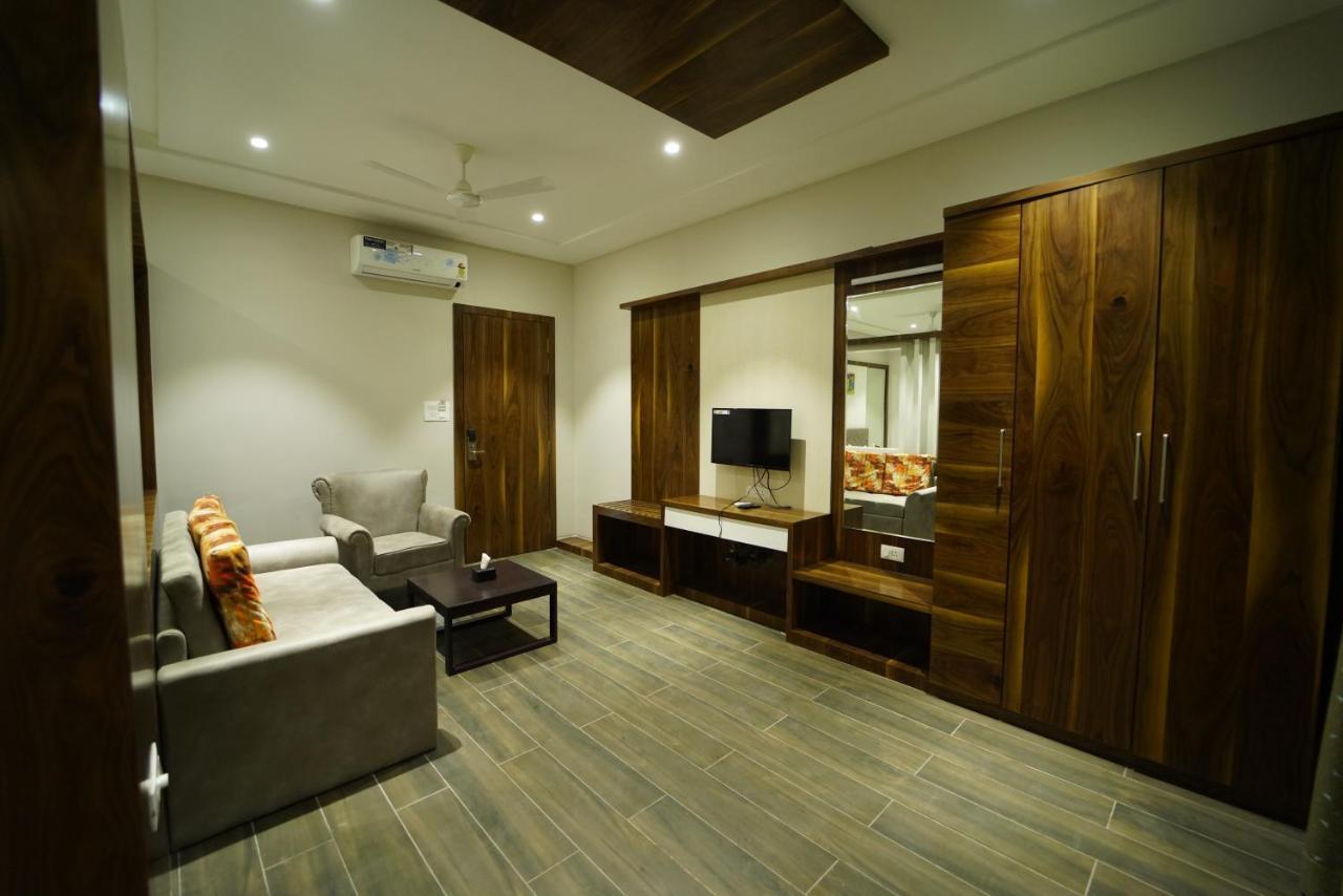 Hotel The Royal Inn Baramati Zewnętrze zdjęcie