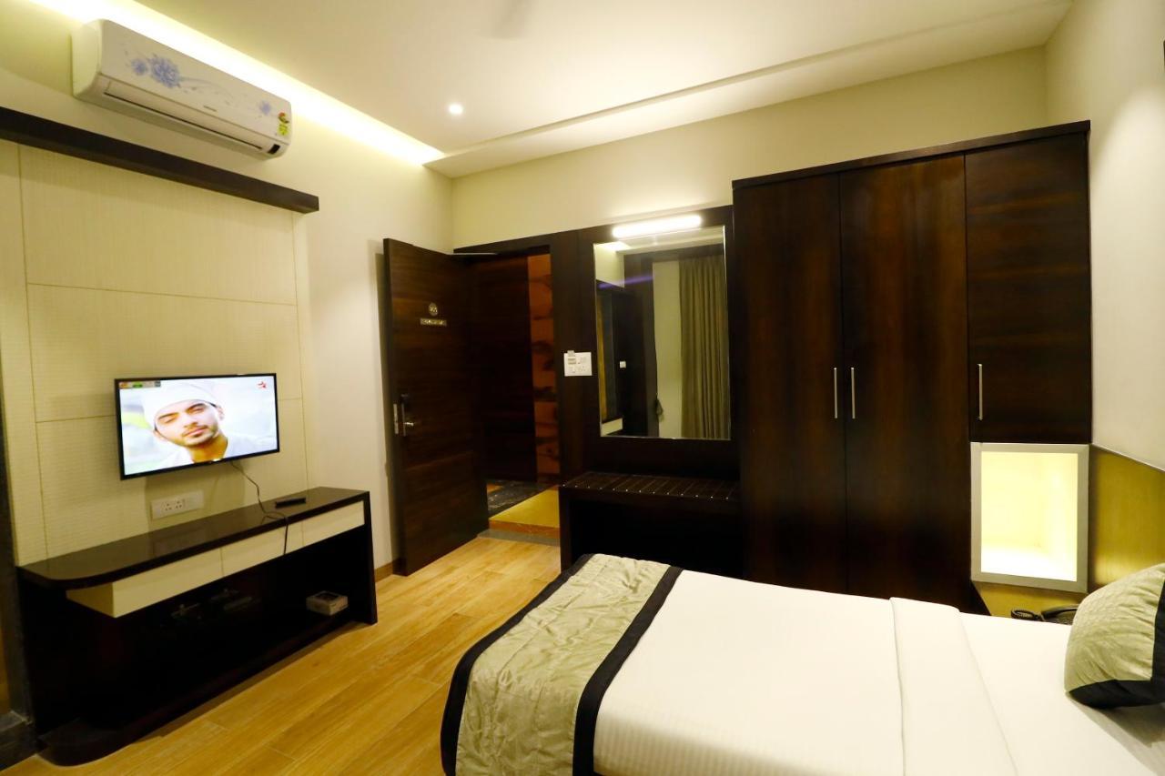 Hotel The Royal Inn Baramati Zewnętrze zdjęcie