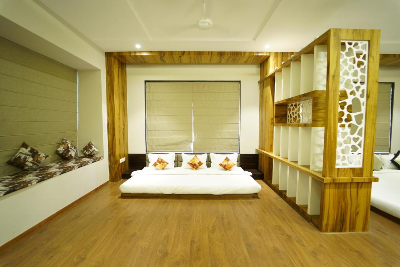Hotel The Royal Inn Baramati Zewnętrze zdjęcie