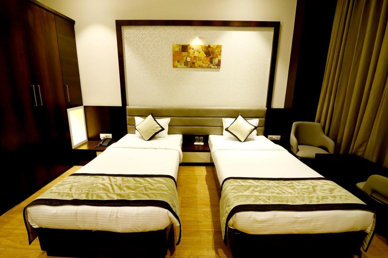 Hotel The Royal Inn Baramati Zewnętrze zdjęcie